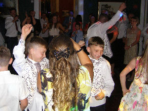 Purley Mobile Disco dancers Image